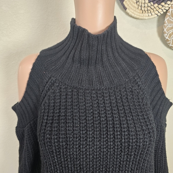 Lulu’s Womens sweater Large Medium Black Knit Cold Shoulder Turtleneck Slouchy - Picture 10 of 11